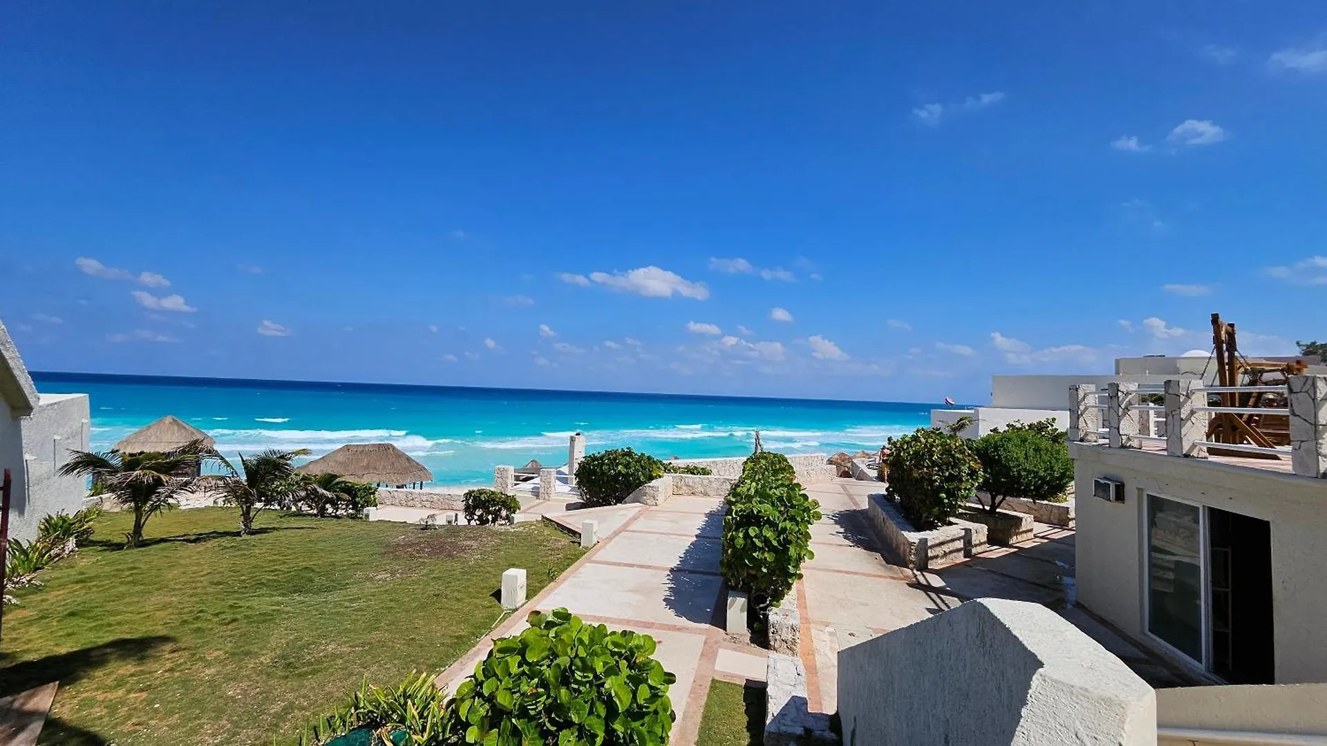 Front Beach Studio Cancún Apartment