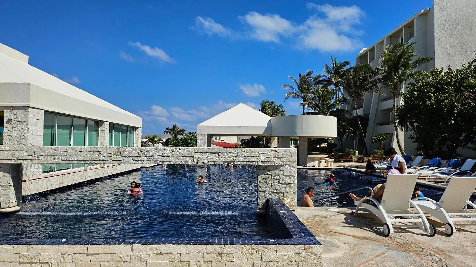 Front Beach Studio Cancún