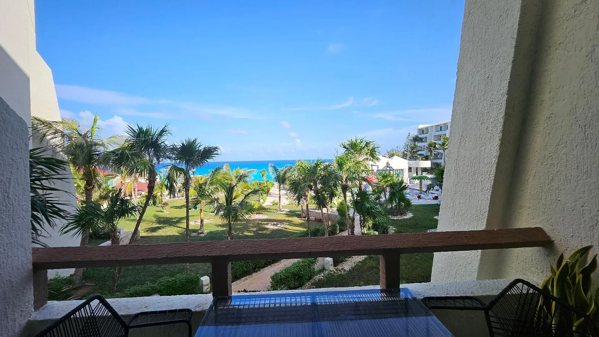 Front Beach Studio Cancún