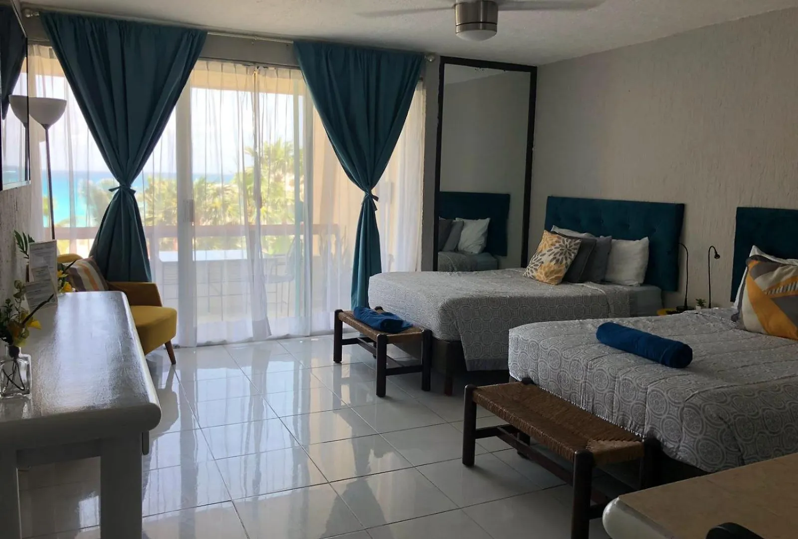 Front Beach Studio Cancún Apartment