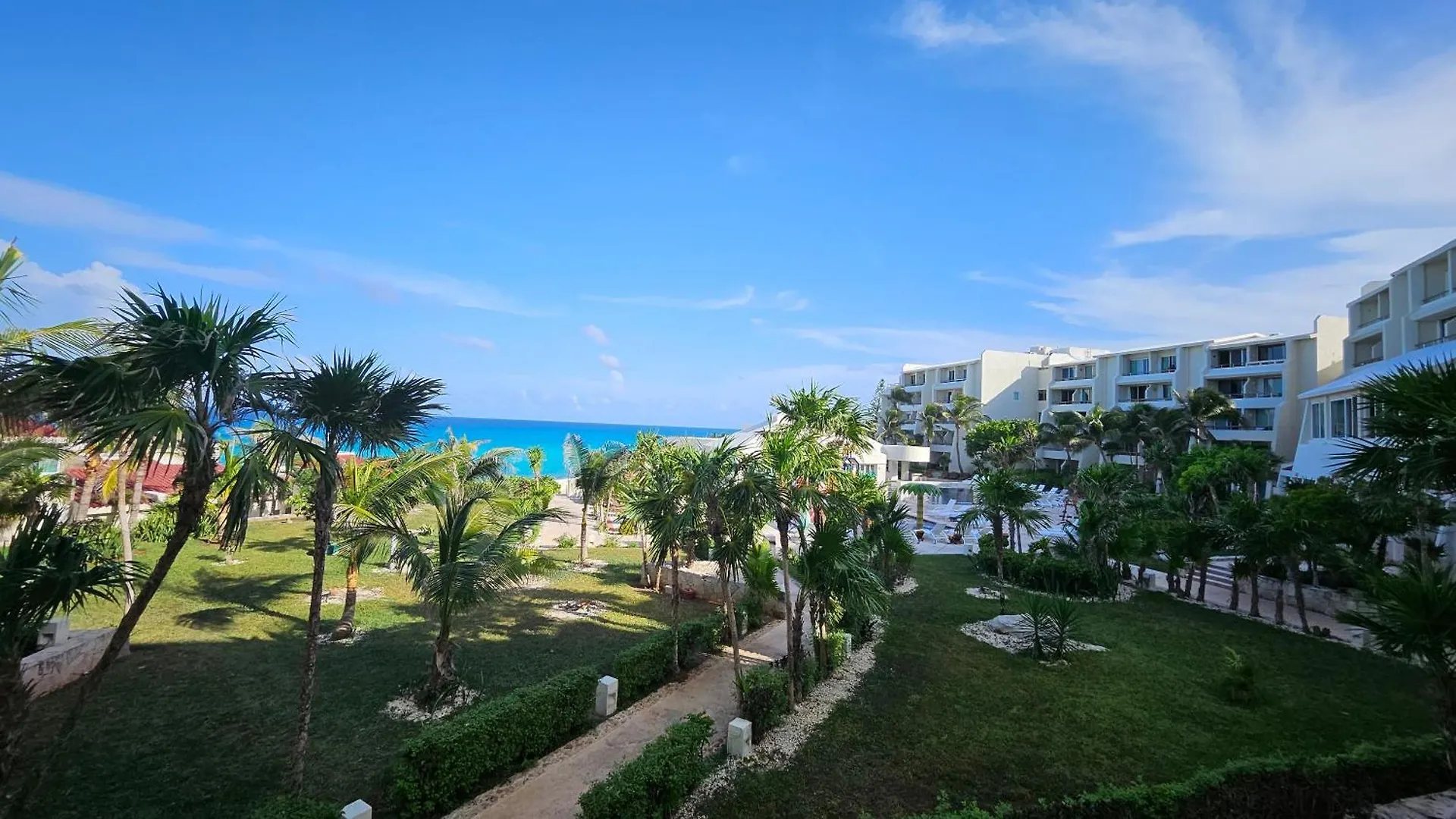 Front Beach Studio Cancún